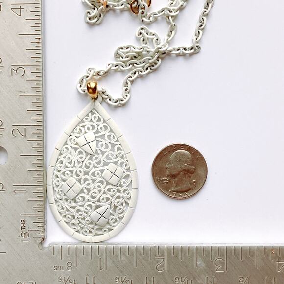 VTG 1960s 1970s Pendant Necklace White Enamel Filigree Mod Statement Jewelry - Picture 8 of 13